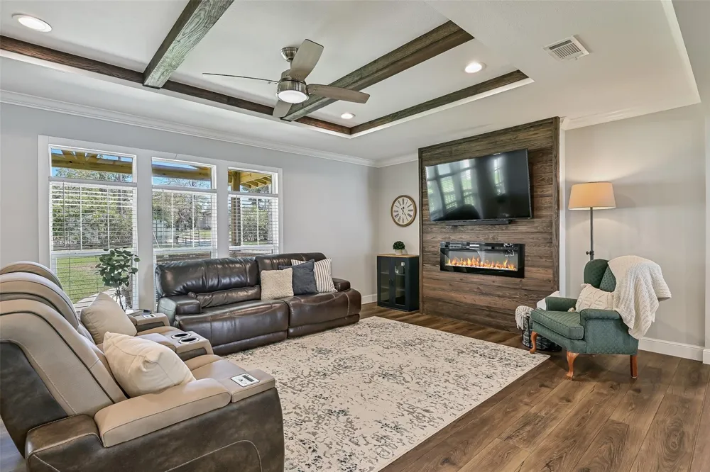 280 Nugent Drive Livingston, TX 77351