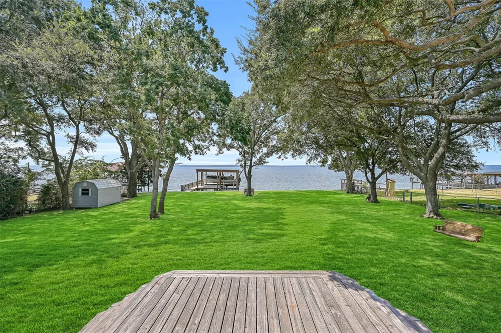 280 Nugent Drive Livingston, TX 77351