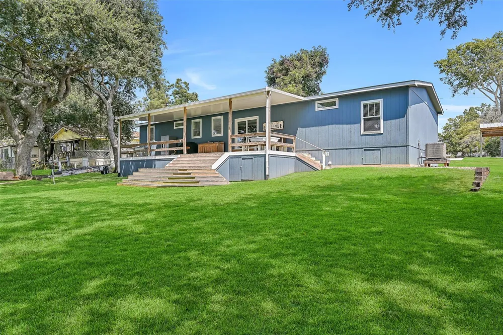 280 Nugent Drive Livingston, TX 77351