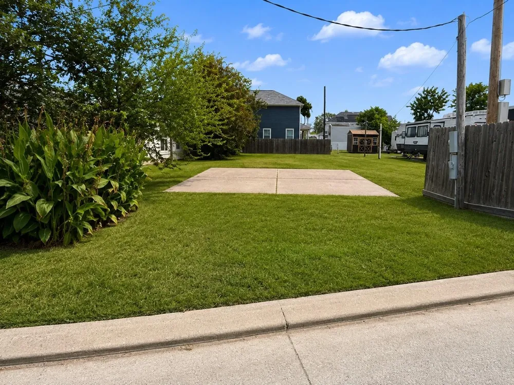 2739 Bay Oaks Harbor Drive Baytown, TX 77523