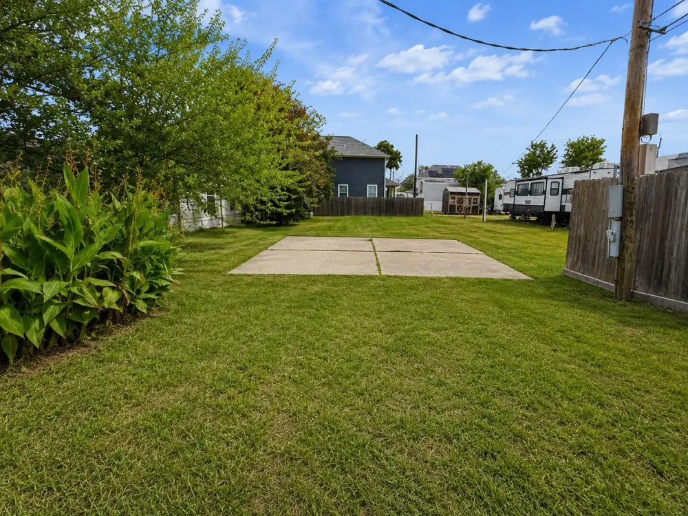 2739 Bay Oaks Harbor Drive Baytown, TX 77523