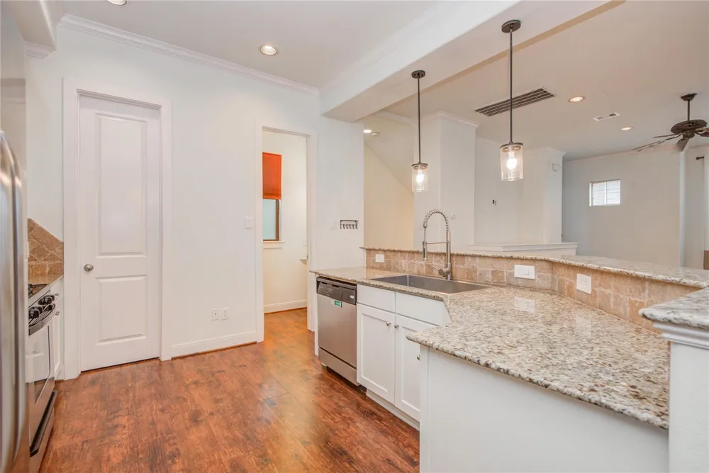 2414 Charleston Street #B Houston, TX 77021