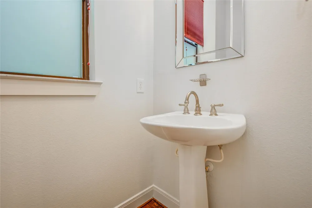 2414 Charleston Street #B Houston, TX 77021