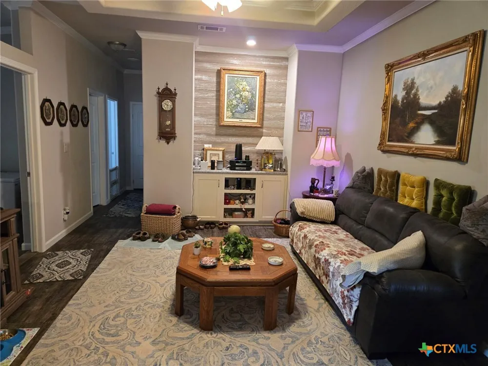 327 Reyna Lane Seguin, TX 78155