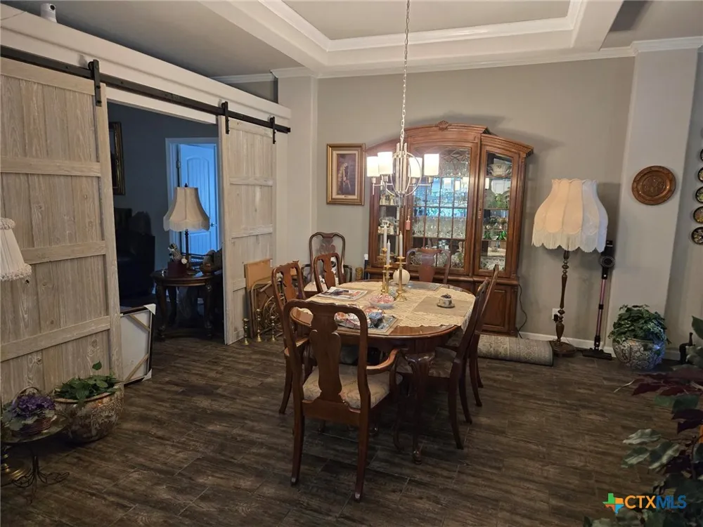 327 Reyna Lane Seguin, TX 78155