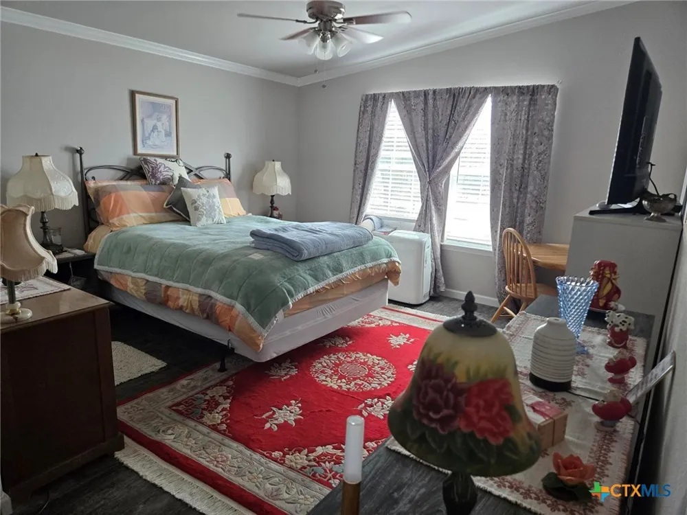 327 Reyna Lane Seguin, TX 78155