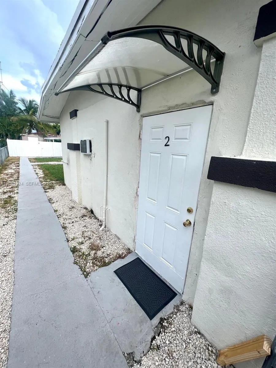 2224 SW 11th St #2 Miami, FL 33135