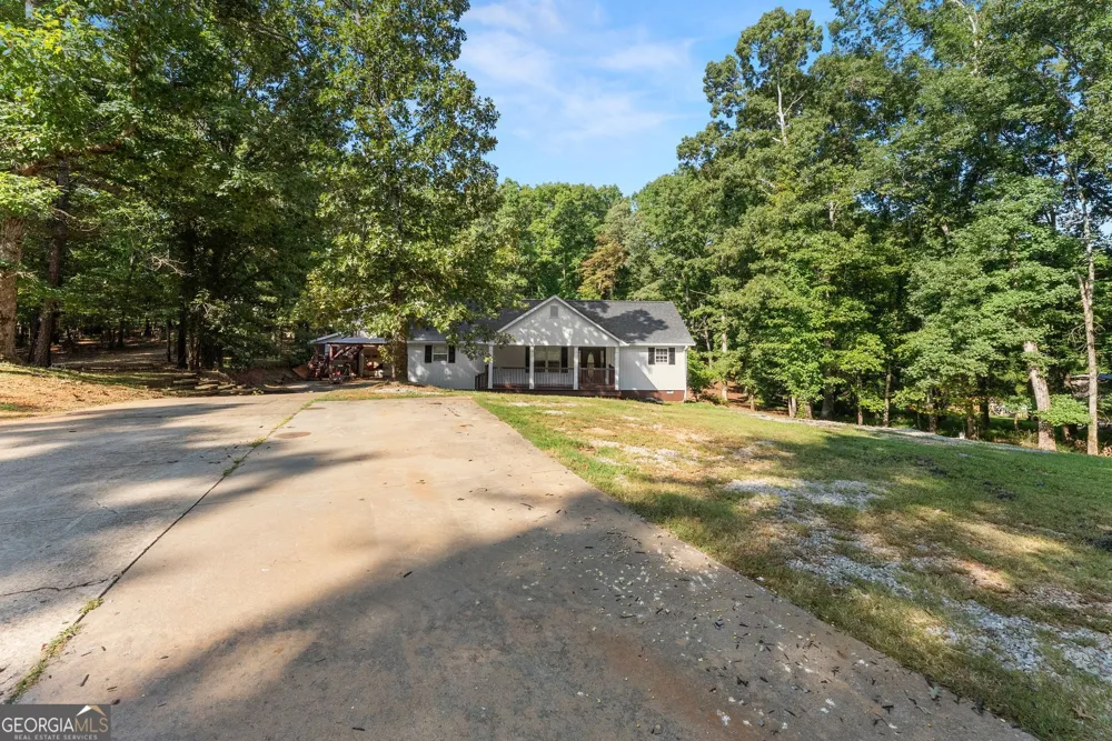 3528 Looper Lake RD Gainesville, GA 30506