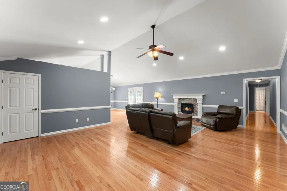 3528 Looper Lake RD Gainesville, GA 30506