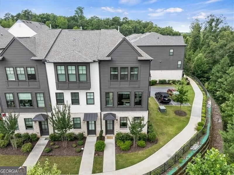 6579 Beacon DR Atlanta, GA 30328