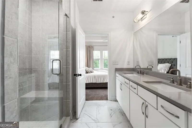 6579 Beacon DR Atlanta, GA 30328