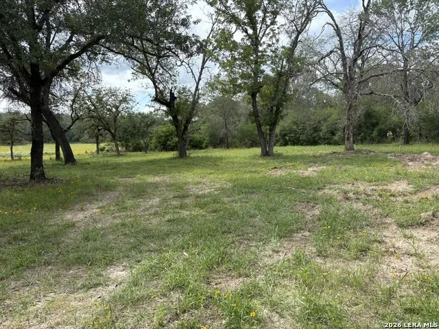 69 Powder Ridge Luling, TX 78648