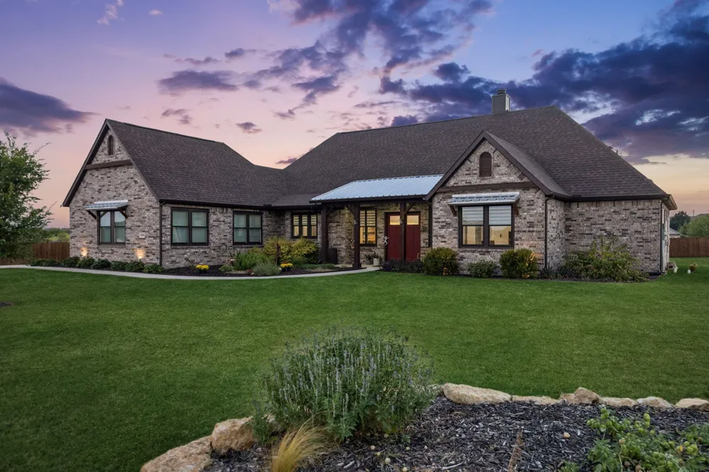 5008 Crown Court Sanger, TX 76266