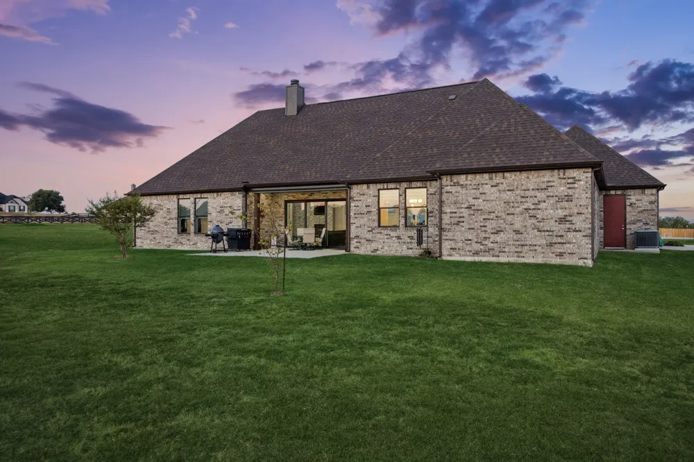 5008 Crown Court Sanger, TX 76266