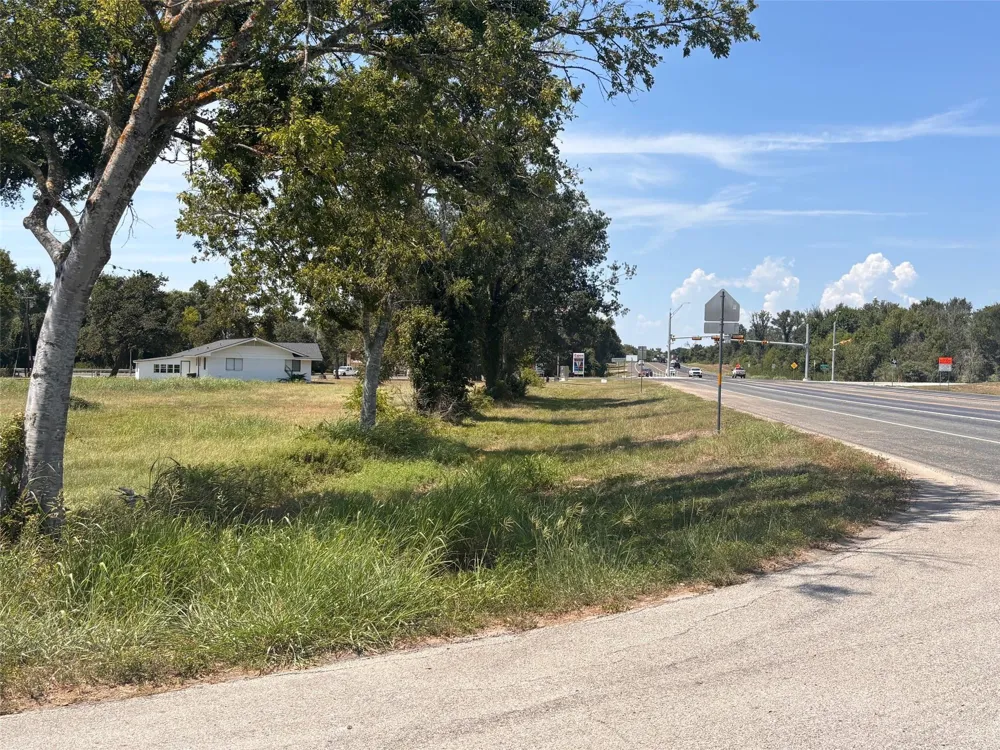 141 Fm 2429 Bellville, TX 77418