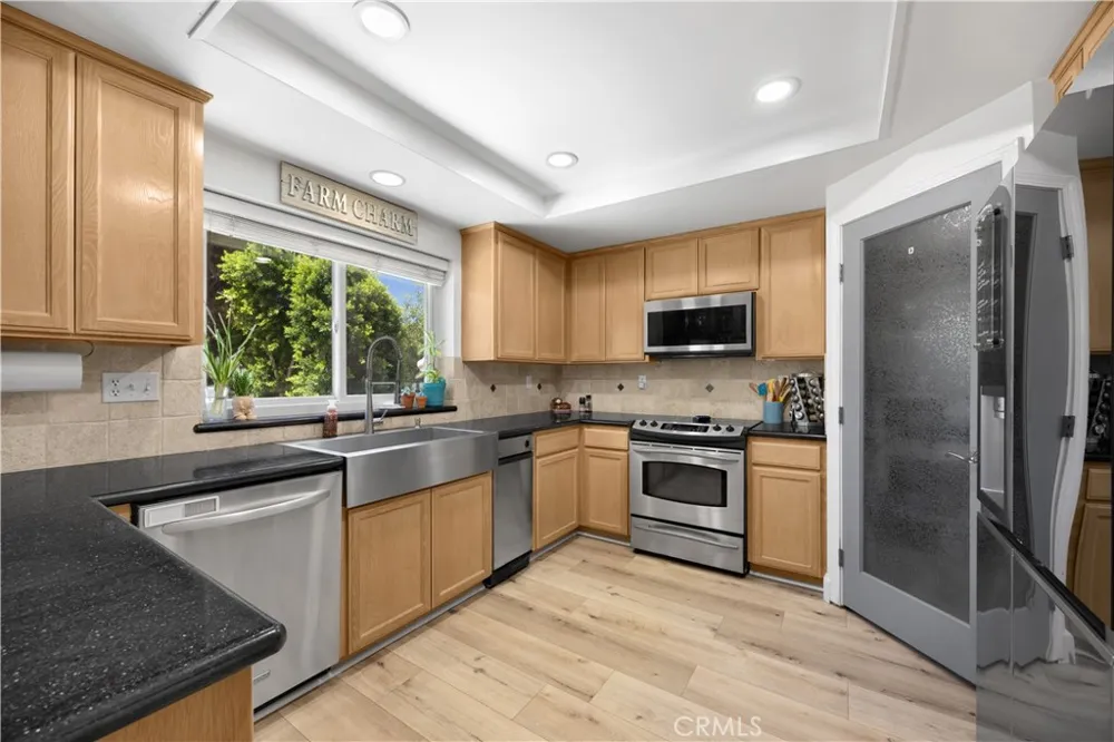 30833 Burning Tree Canyon Lake, CA 92587