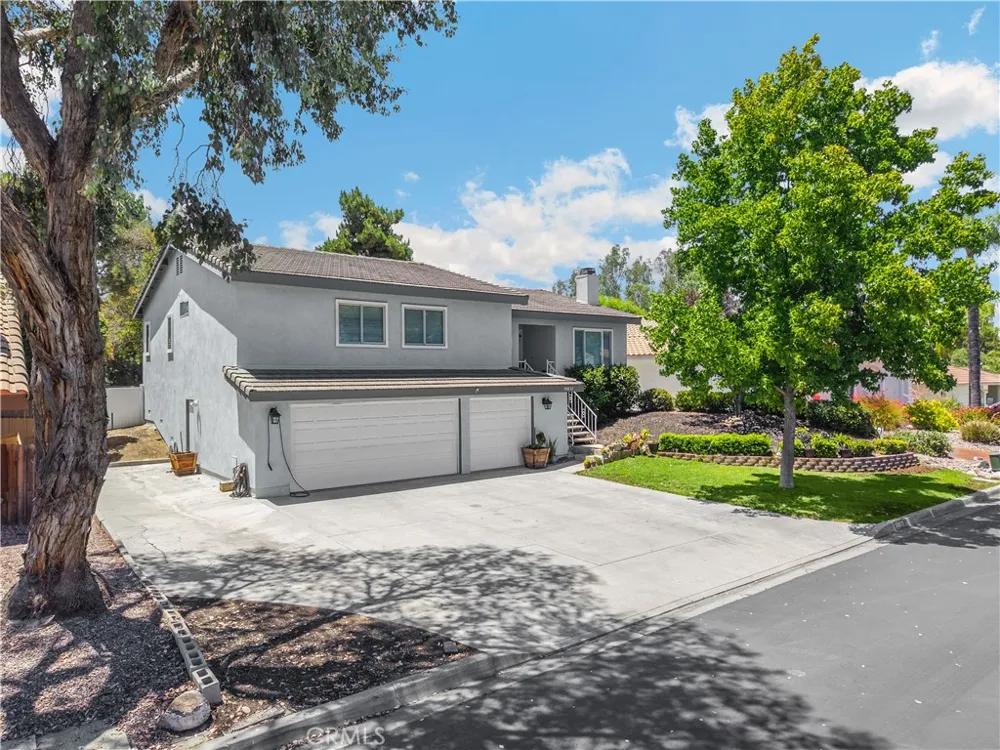 30833 Burning Tree Canyon Lake, CA 92587