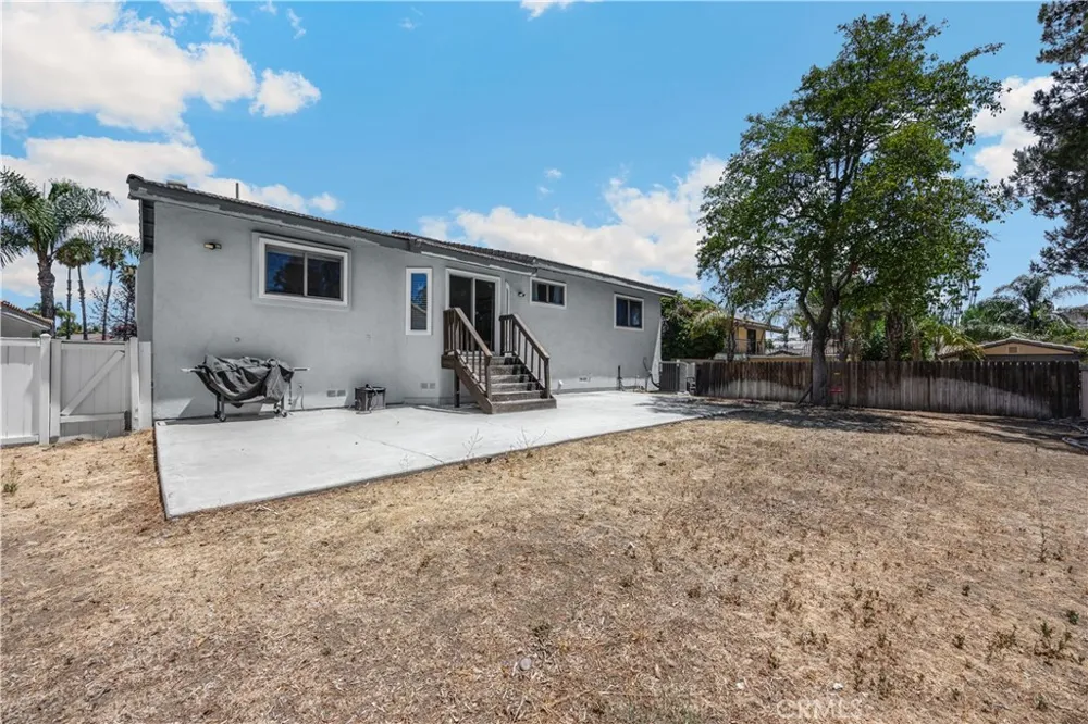 30833 Burning Tree Canyon Lake, CA 92587