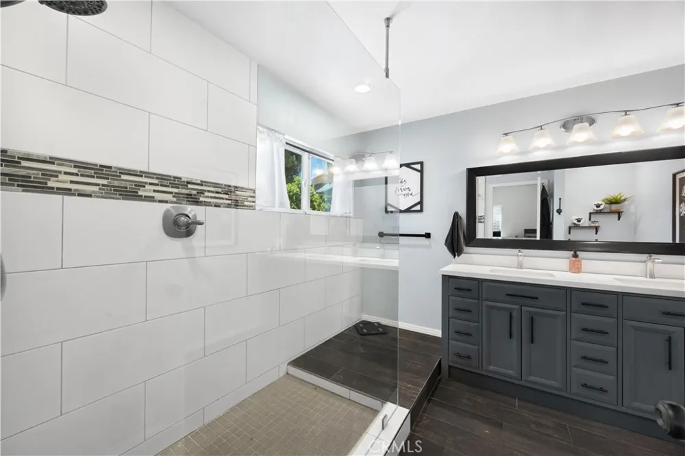 30833 Burning Tree Canyon Lake, CA 92587