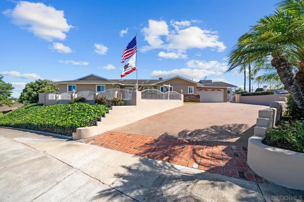 1261 Catalina San Diego, CA 92107
