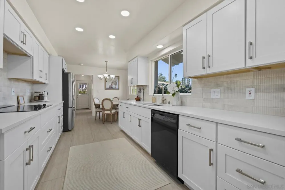 1261 Catalina San Diego, CA 92107