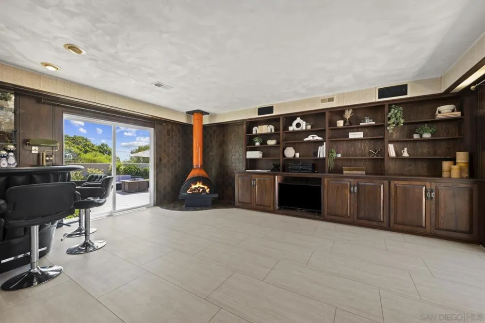 1261 Catalina San Diego, CA 92107