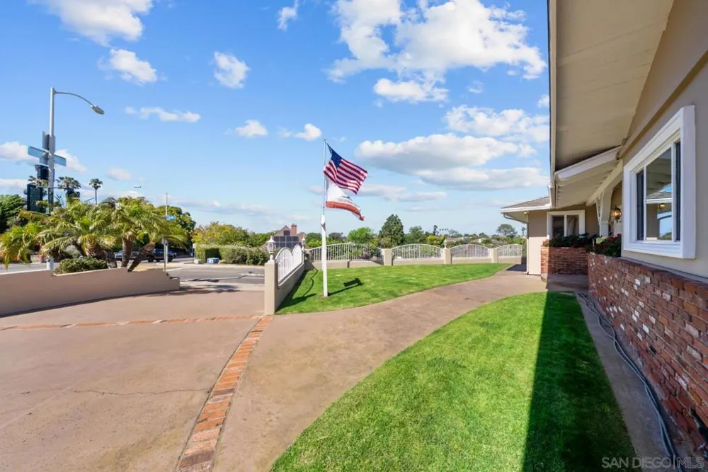 1261 Catalina San Diego, CA 92107