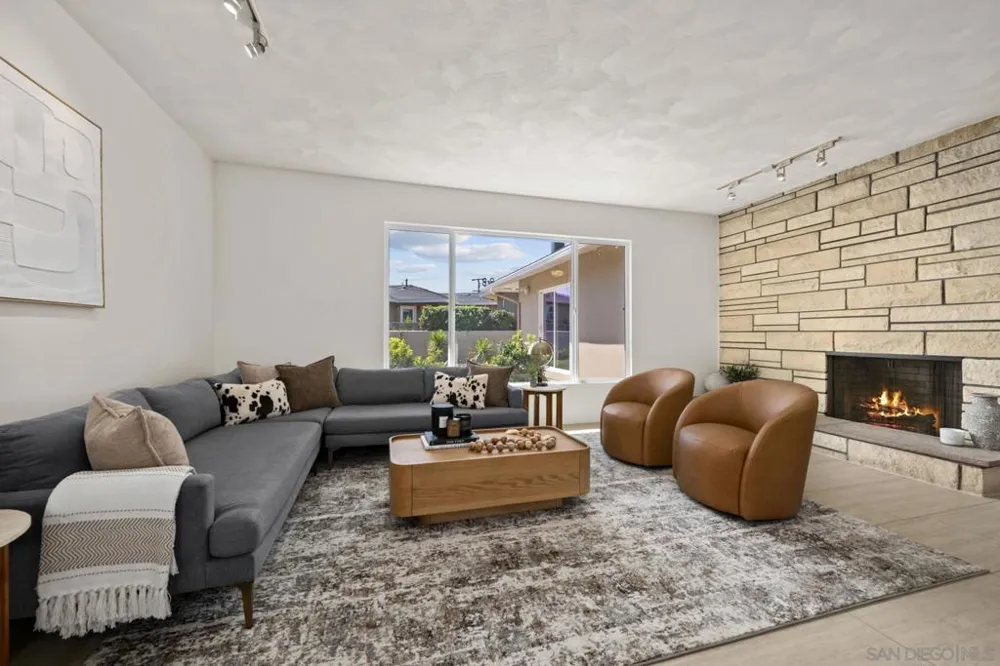1261 Catalina San Diego, CA 92107