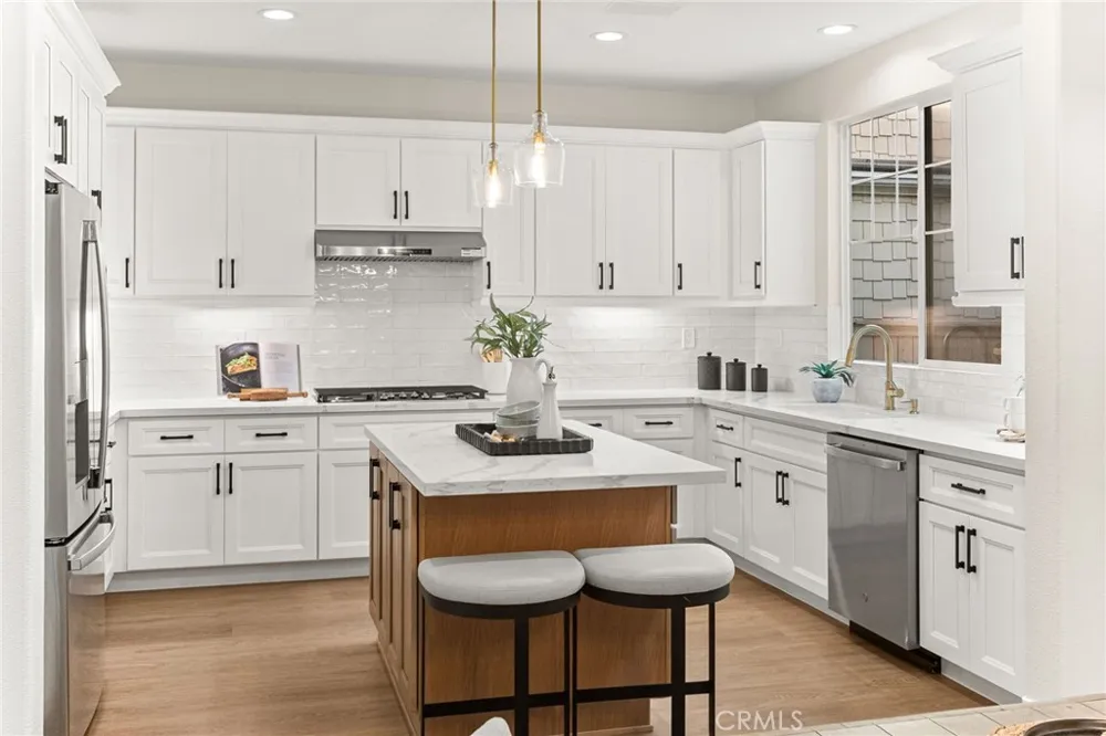 18048 Lemon Yorba Linda, CA 92886