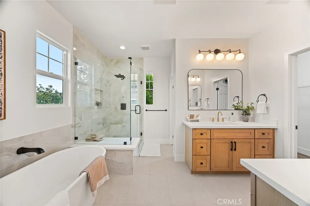 18048 Lemon Yorba Linda, CA 92886