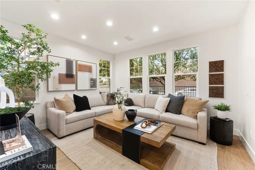 18048 Lemon Yorba Linda, CA 92886