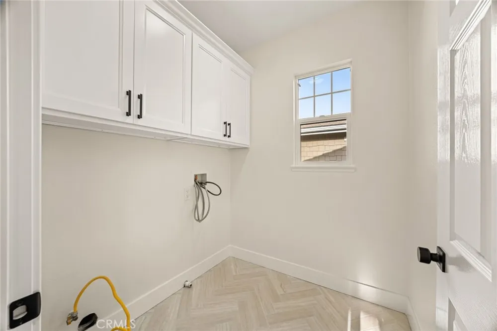 18048 Lemon Yorba Linda, CA 92886