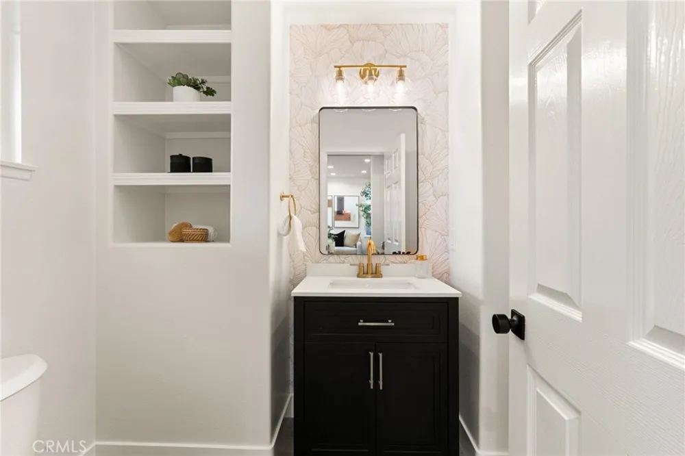 18048 Lemon Yorba Linda, CA 92886