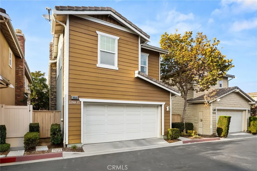 18048 Lemon Yorba Linda, CA 92886