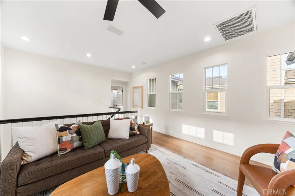 18048 Lemon Yorba Linda, CA 92886