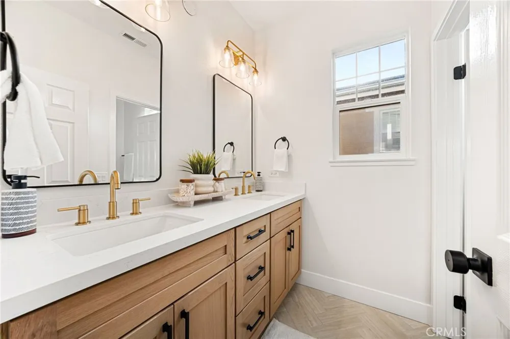 18048 Lemon Yorba Linda, CA 92886
