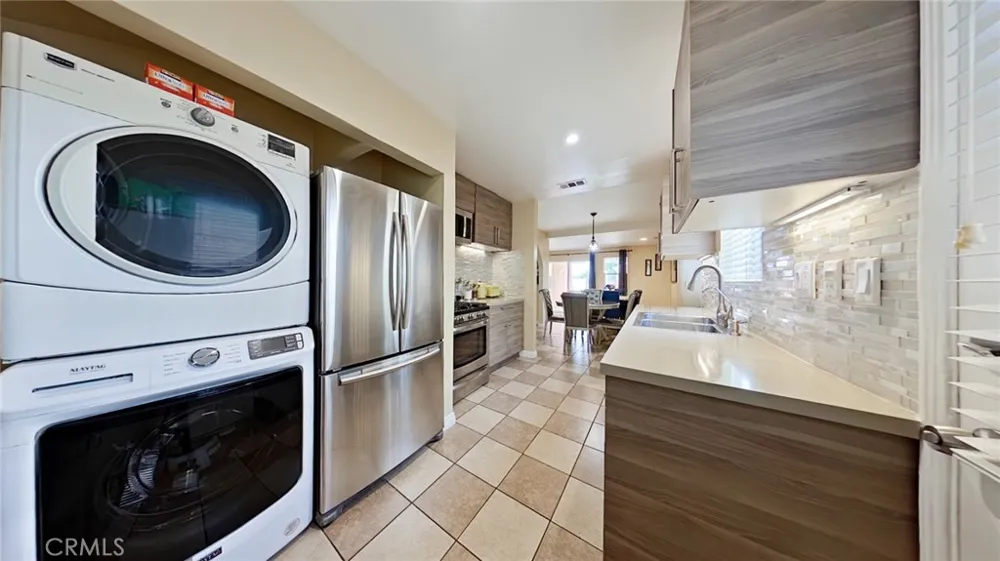 7827 Louise Northridge, CA 91325