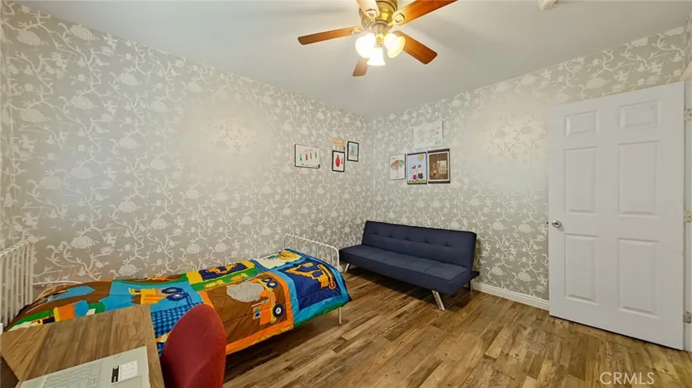7827 Louise Northridge, CA 91325