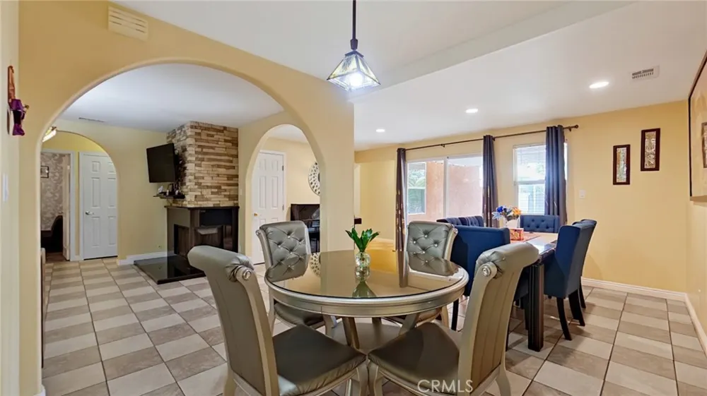7827 Louise Northridge, CA 91325
