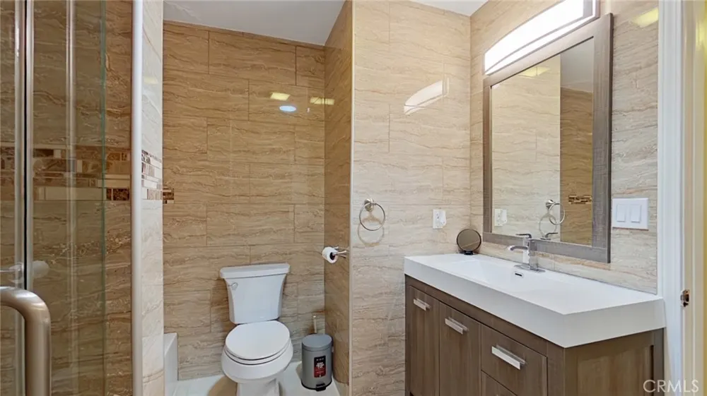 7827 Louise Northridge, CA 91325