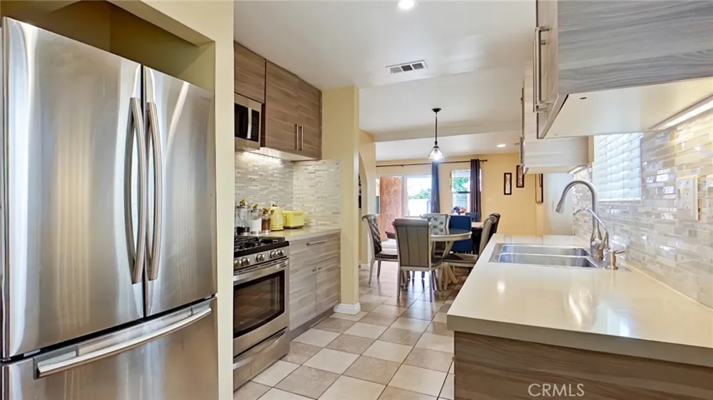 7827 Louise Northridge, CA 91325