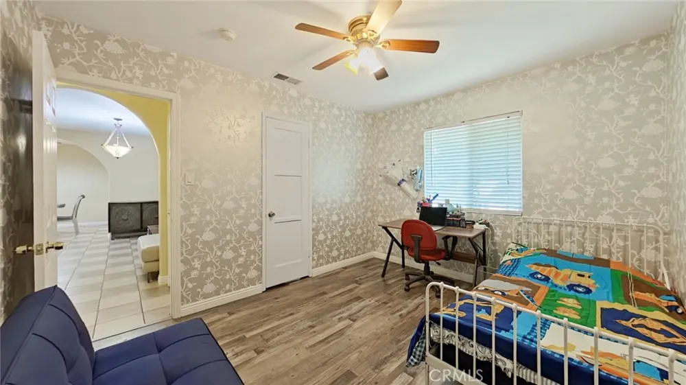7827 Louise Northridge, CA 91325
