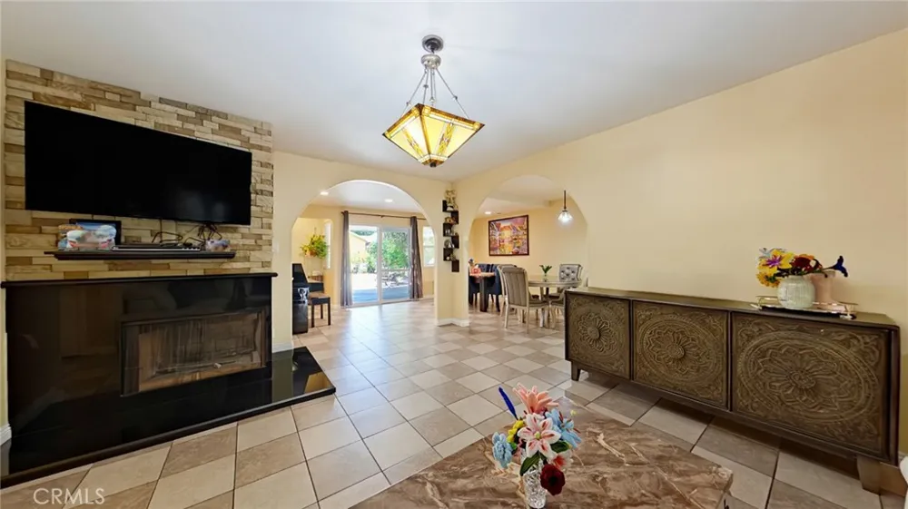7827 Louise Northridge, CA 91325