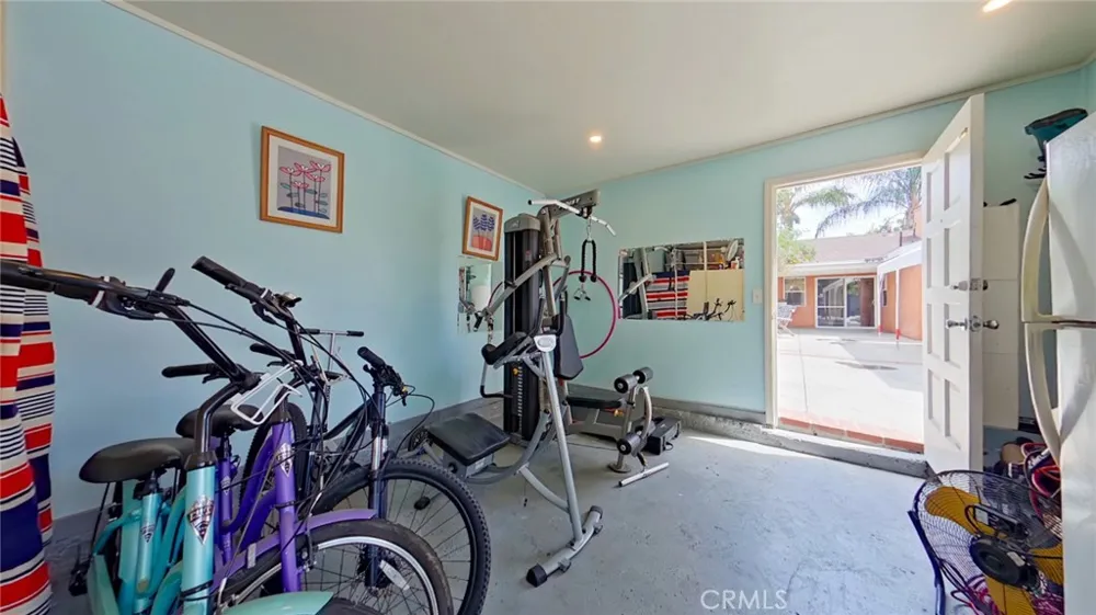 7827 Louise Northridge, CA 91325