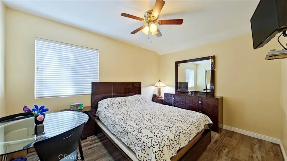 7827 Louise Northridge, CA 91325