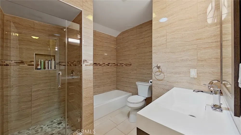7827 Louise Northridge, CA 91325