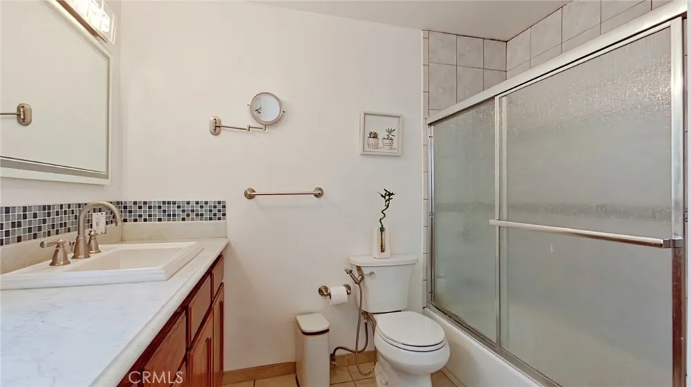 7827 Louise Northridge, CA 91325