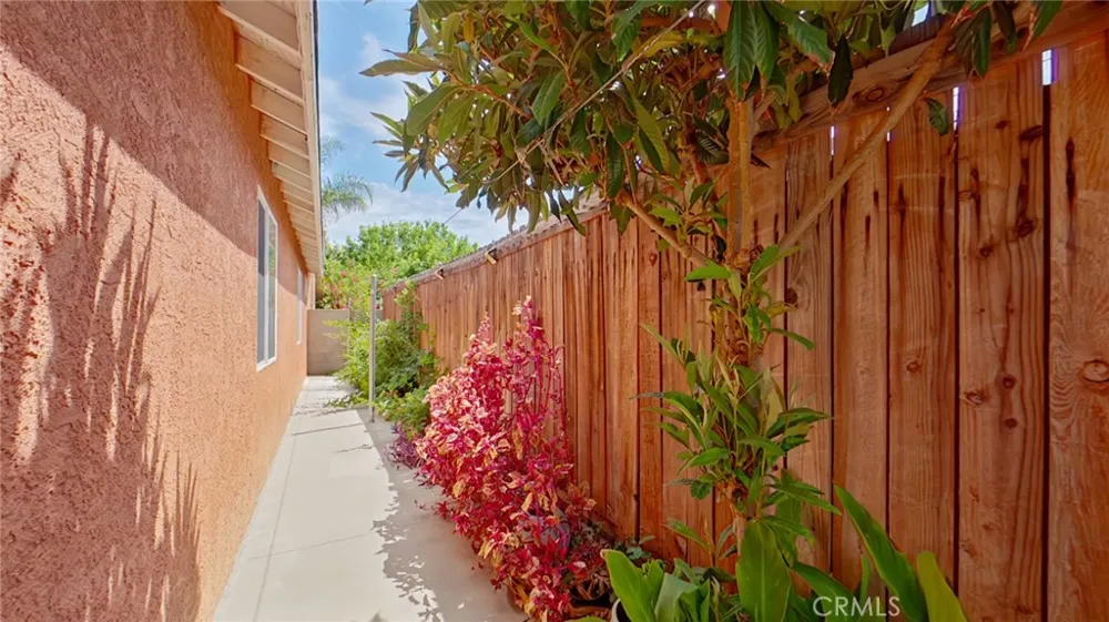 7827 Louise Northridge, CA 91325