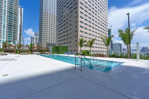 325 S Biscayne Blvd #415