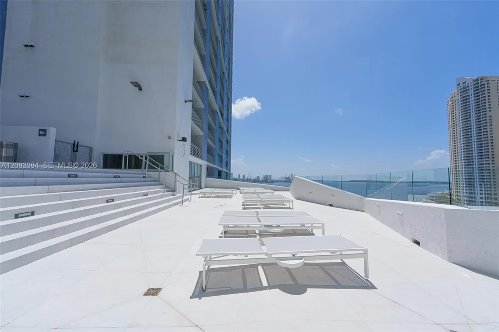 325 S Biscayne Blvd #415 Miami, FL 33131